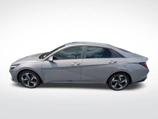 2022 Hyundai ELANTRA Limited