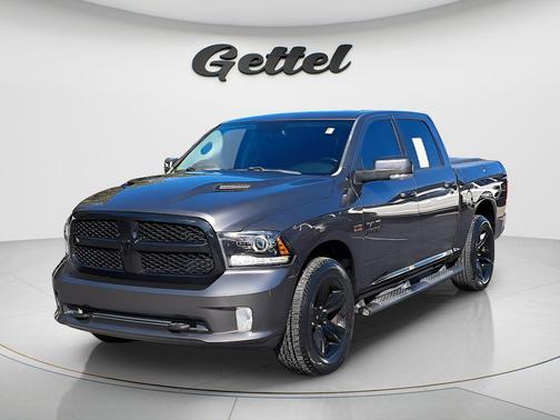 2017 RAM 1500 Night Crew Cab 4x4 5'7' Box