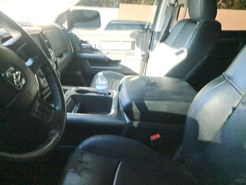 2017 RAM 1500 Night Crew Cab 4x4 5'7' Box