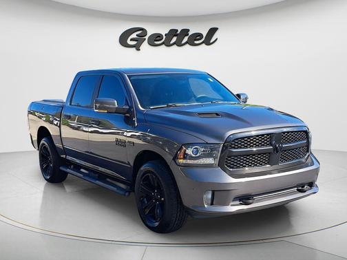 2017 RAM 1500 Night Crew Cab 4x4 5'7' Box