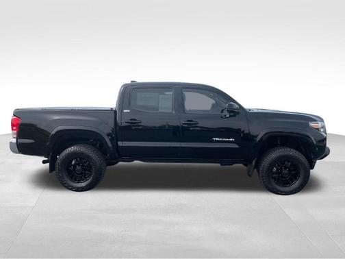 Black 2017 Toyota Tacoma SR5