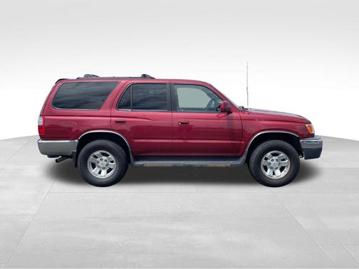 Red 2000 Toyota 4Runner SR5