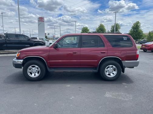 Red 2000 Toyota 4Runner SR5