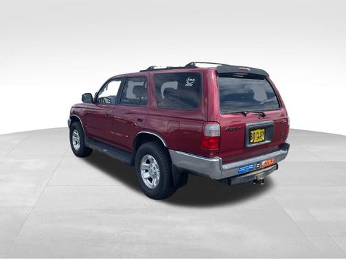 Red 2000 Toyota 4Runner SR5