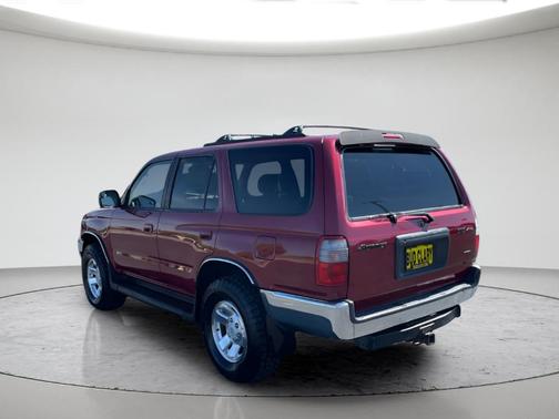 Red 2000 Toyota 4Runner SR5