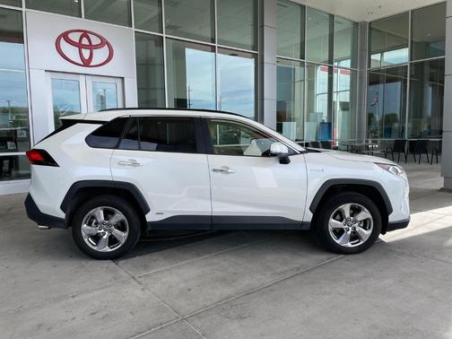 White 2019 Toyota RAV4 Hybrid Limited