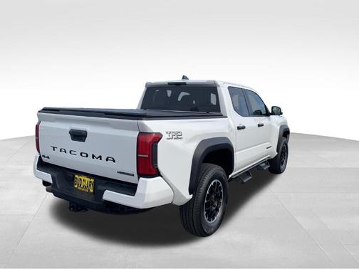 2024 Toyota Tacoma Hybrid TRD