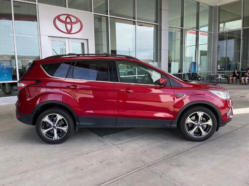 Red 2018 Ford Escape SEL