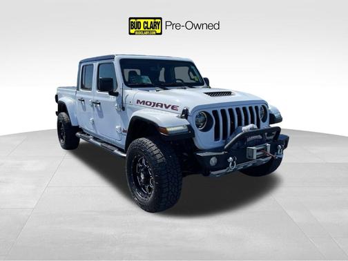 White 2022 Jeep Gladiator Mojave