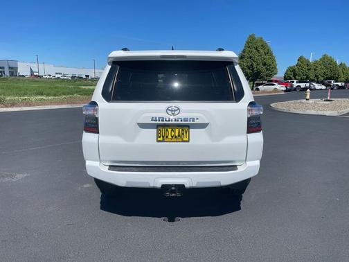 White 2019 Toyota 4Runner SR5 Premium