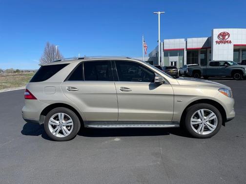 Gold 2012 Mercedes-Benz M-Class ML 350 4MATIC