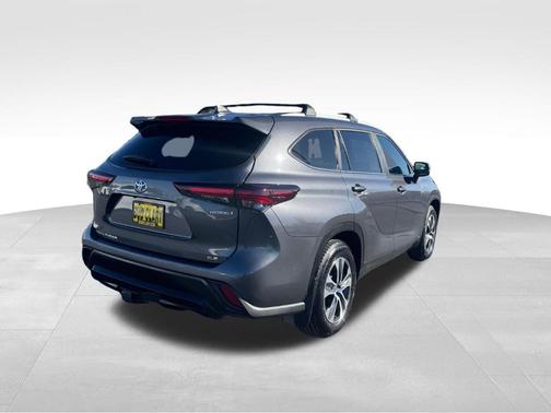 2024 Toyota Highlander Hybrid XLE