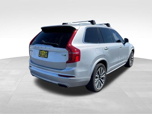 Silver 2020 Volvo XC90 T6 Momentum 7 Passenger