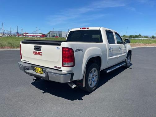 White 2011 GMC Sierra 1500 SLT