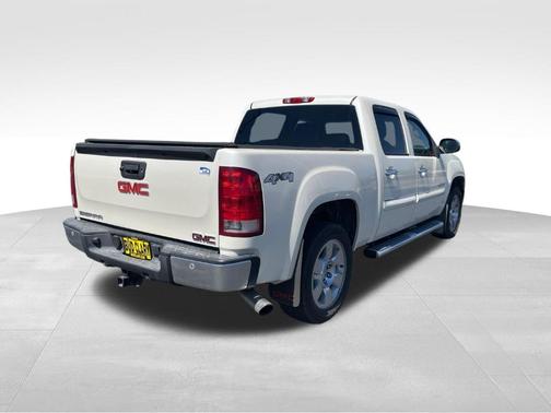 White 2011 GMC Sierra 1500 SLT