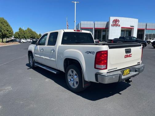 White 2011 GMC Sierra 1500 SLT