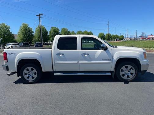 White 2011 GMC Sierra 1500 SLT