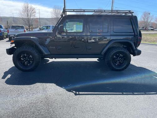 Black 2022 Jeep Wrangler Unlimited Rubicon