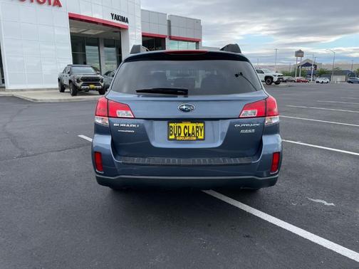 Twighlight Blue Metallic 2013 Subaru Outback 2.5i Premium