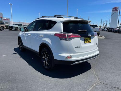 White 2016 Toyota RAV4 SE