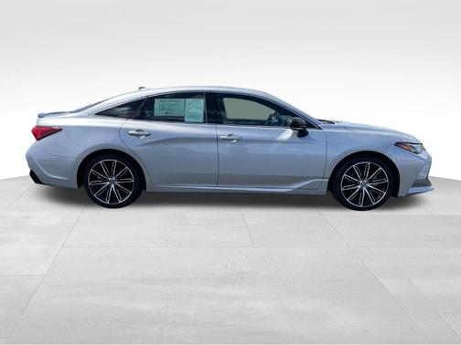 Silver 2019 Toyota Avalon XLE Touring