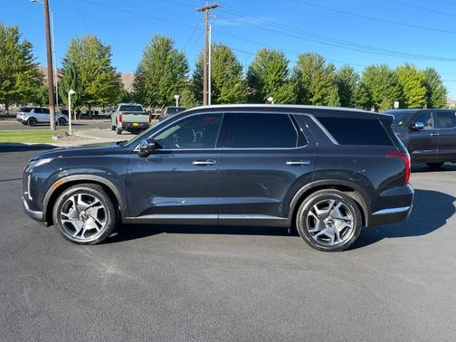 White 2024 Hyundai PALISADE Limited
