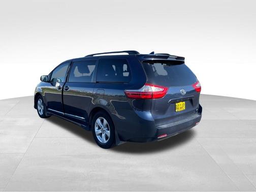 Blue 2018 Toyota Sienna LE