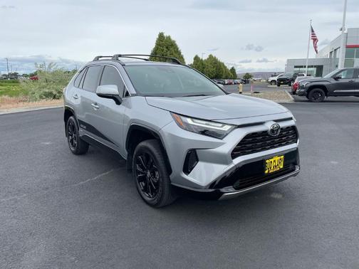Silver 2025 Toyota RAV4 Hybrid SE