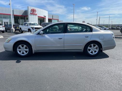 Sheer Silver 2002 Nissan Altima 2.5 S