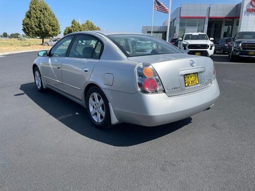 Sheer Silver 2002 Nissan Altima 2.5 S