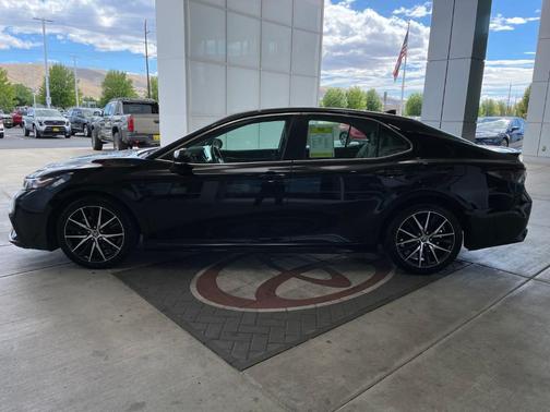 Black 2023 Toyota Camry SE