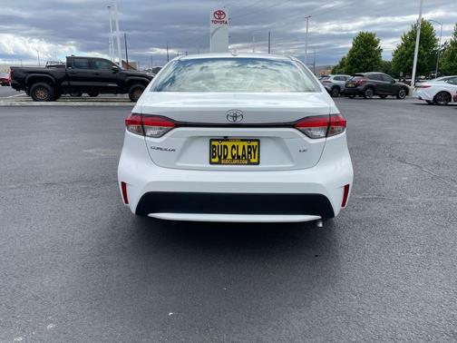 White 2022 Toyota Corolla LE