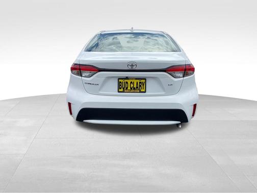 White 2022 Toyota Corolla LE