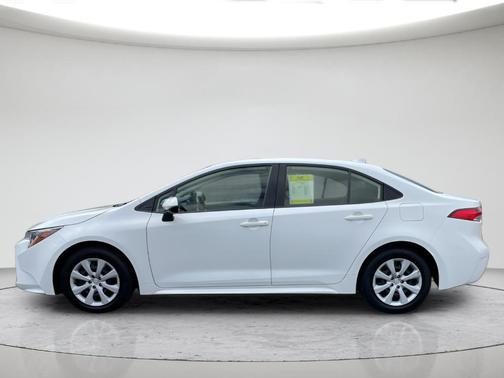 White 2022 Toyota Corolla LE
