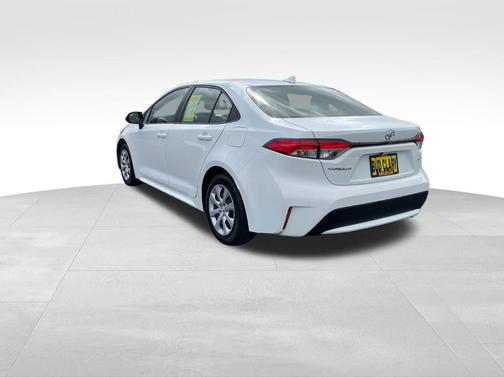 White 2022 Toyota Corolla LE