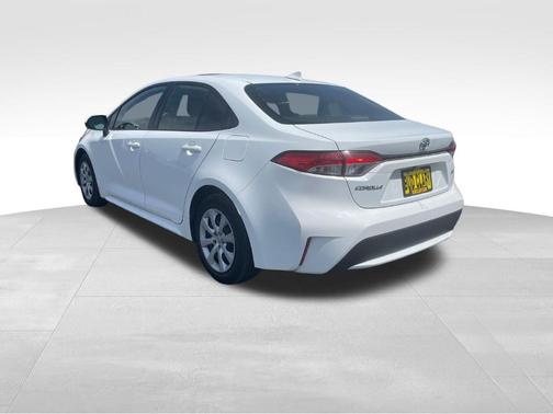 White 2022 Toyota Corolla LE