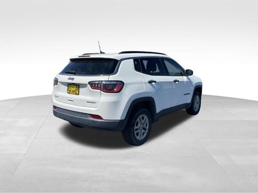 White 2019 Jeep Compass Sport