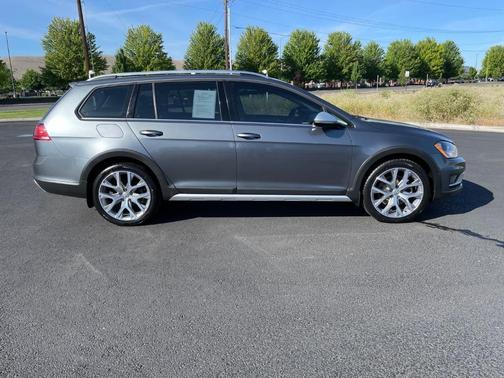 Platinum Gray Metallic 2017 Volkswagen Golf Alltrack TSI SEL