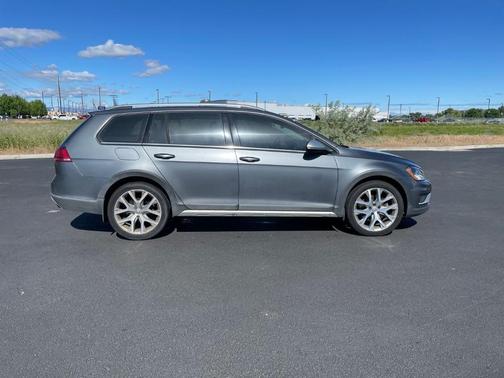 Platinum Gray Metallic 2017 Volkswagen Golf Alltrack TSI SEL