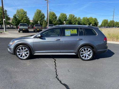 Platinum Gray Metallic 2017 Volkswagen Golf Alltrack TSI SEL