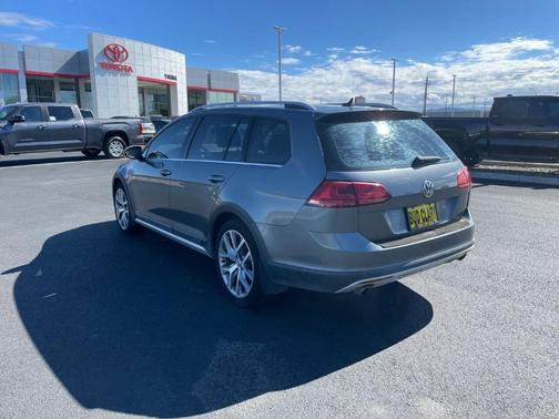 Platinum Gray Metallic 2017 Volkswagen Golf Alltrack TSI SEL