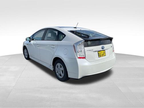 White 2010 Toyota Prius