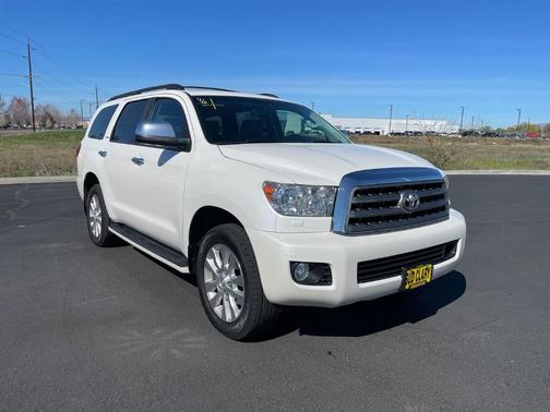 White 2016 Toyota Sequoia Platinum