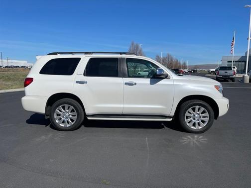 White 2016 Toyota Sequoia Platinum