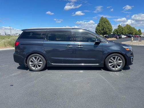 Black 2016 Kia Sedona SX-L