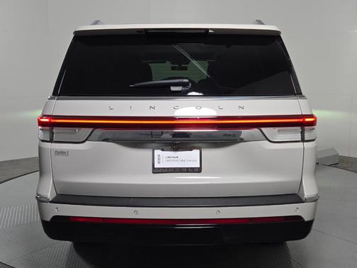 Pearl Metallic 2023 Lincoln Navigator L Reserve