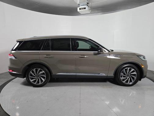 Harbor Gray 2026 Lincoln Aviator Premiere