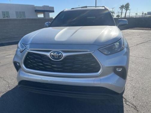 2024 Toyota Highlander Hybrid XLE