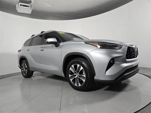 2024 Toyota Highlander Hybrid XLE