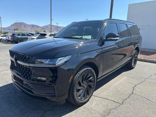 Infinite Black Metallic 2026 Lincoln Navigator L Reserve